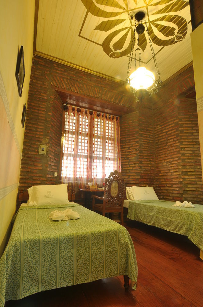 Zen Rooms Grandpa'S Inn Vigan Extérieur photo