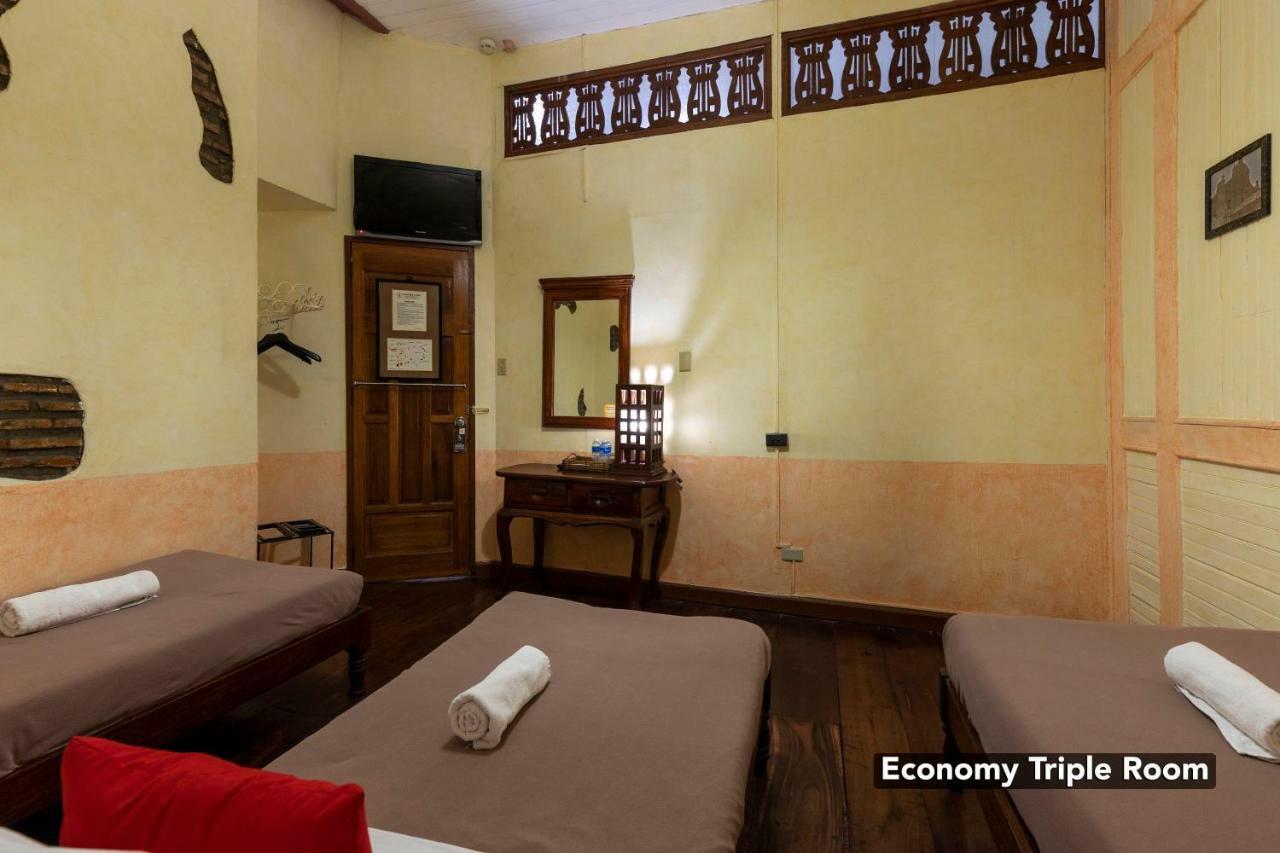 Zen Rooms Grandpa'S Inn Vigan Extérieur photo