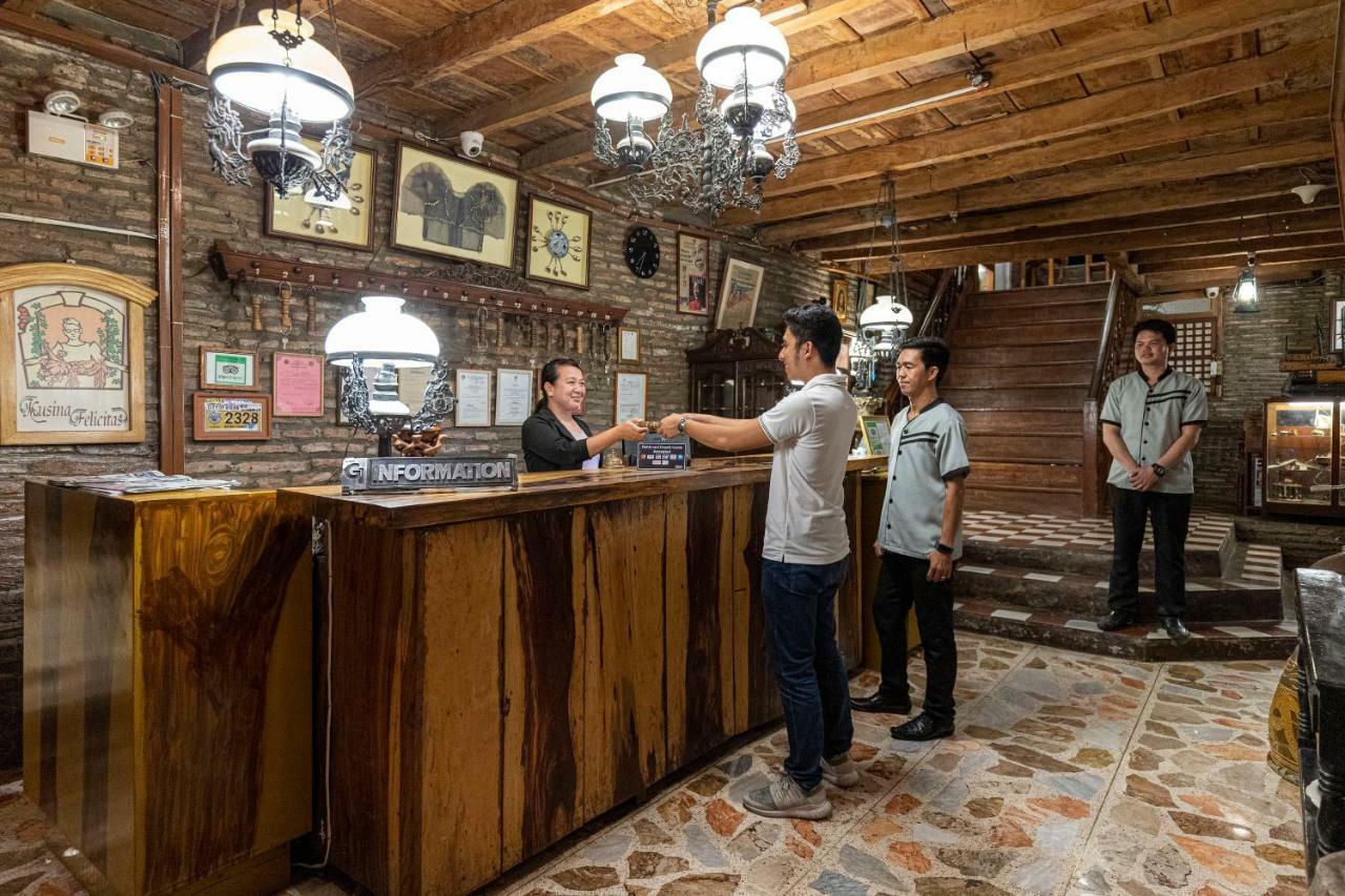 Zen Rooms Grandpa'S Inn Vigan Extérieur photo